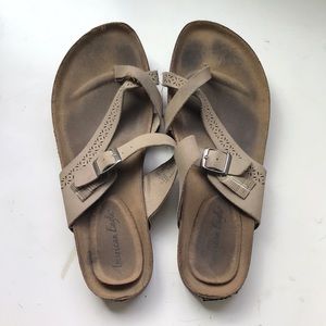 AMERICAN EAGLE SANDALS SIZE 9